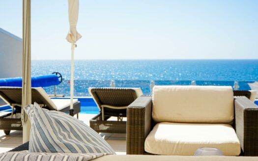 4 bedrooms frontline with private pool in Arguineguín