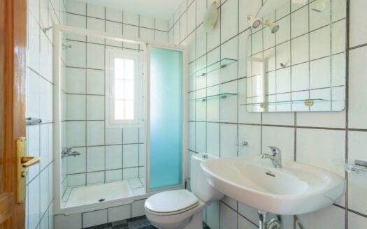 Detached chalet with pool and sea views in Montaña la Data