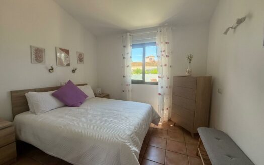 Bungalow con 2 terrazas y piscina comunitaria para EL VERANO