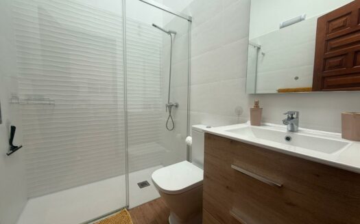 Bungalow con 2 terrazas y piscina comunitaria para EL VERANO