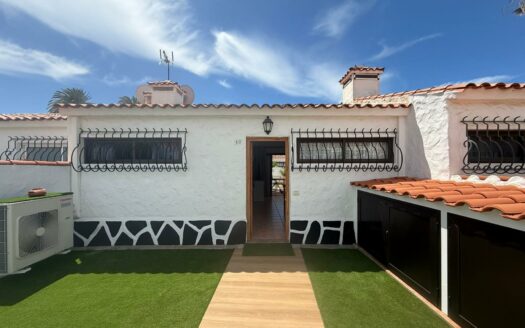 Bungalow con 2 terrazas y piscina comunitaria para EL VERANO