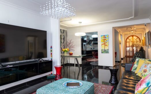 Mehrstöckiges Reihenhaus im Patronato de San Fernando