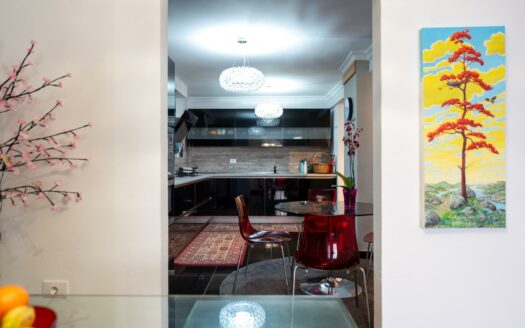 Mehrstöckiges Reihenhaus im Patronato de San Fernando