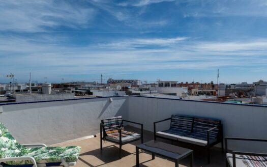 Mehrstöckiges Reihenhaus im Patronato de San Fernando