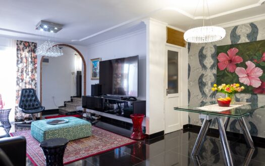 Mehrstöckiges Reihenhaus im Patronato de San Fernando