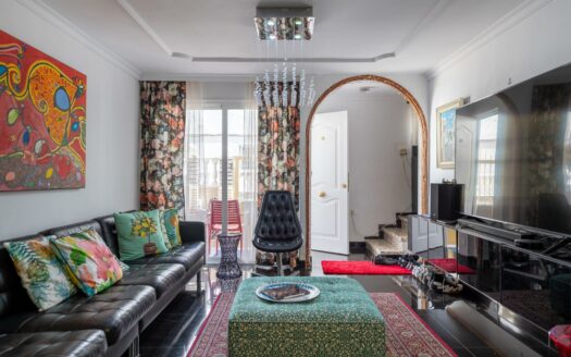 Mehrstöckiges Reihenhaus im Patronato de San Fernando