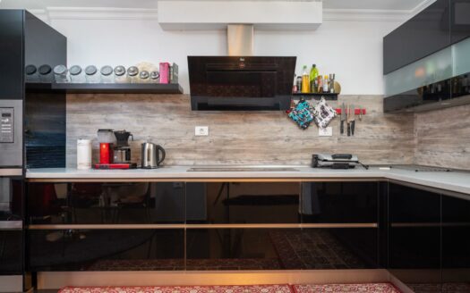 Mehrstöckiges Reihenhaus im Patronato de San Fernando