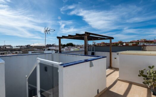 Mehrstöckiges Reihenhaus im Patronato de San Fernando