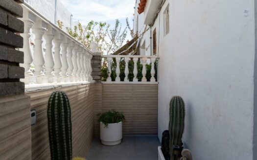 Mehrstöckiges Reihenhaus im Patronato de San Fernando