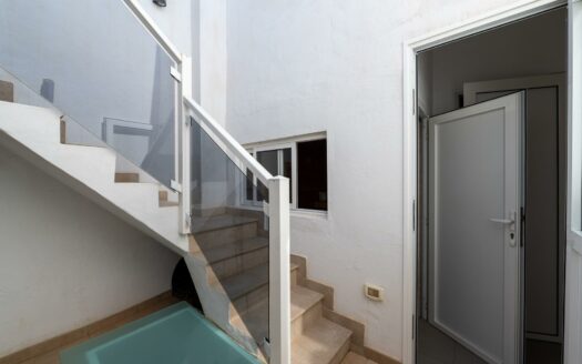 Mehrstöckiges Reihenhaus im Patronato de San Fernando