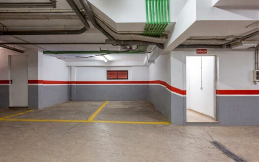 Luminoso piso de 3 habitaciones con garaje cerca del CC Vecindario