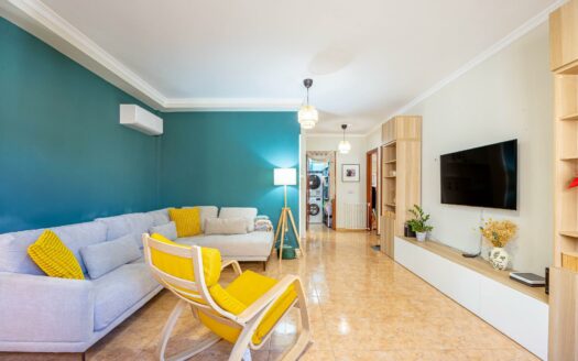 Luminoso piso de 3 habitaciones con garaje cerca del CC Vecindario