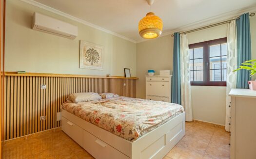 Luminoso piso de 3 habitaciones con garaje cerca del CC Vecindario