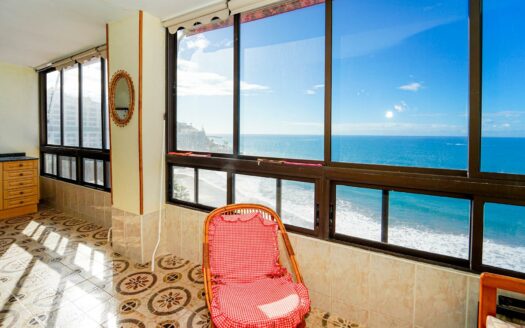 Two studios combined into an apartment with the sea as a backdrop