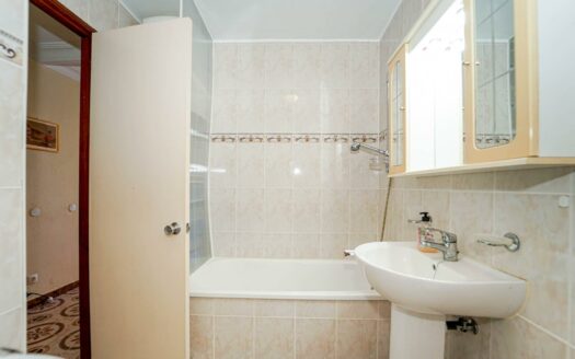 Two studios combined into an apartment with the sea as a backdrop