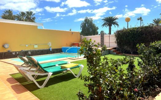 Exclusive semi-detached villa with private pool in Campo de Golf – Maspalomas