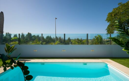 Chalet Independiente con vista mar y piscina privada en El Hornillo