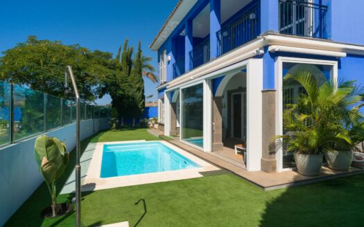 Chalet Independiente con vista mar y piscina privada en El Hornillo