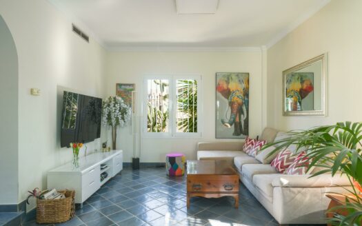 Chalet Independiente con vista mar y piscina privada en El Hornillo