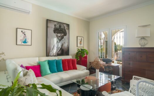 Chalet Independiente con vista mar y piscina privada en El Hornillo