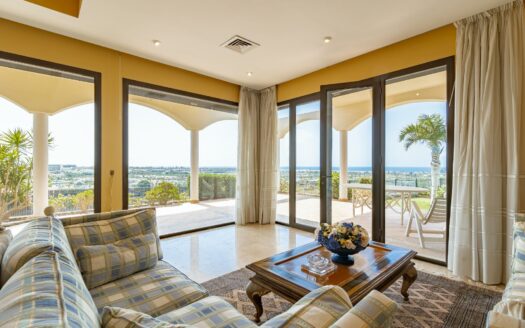 Villa en Sonnenland en venta en primera línea con vistas impresionantes