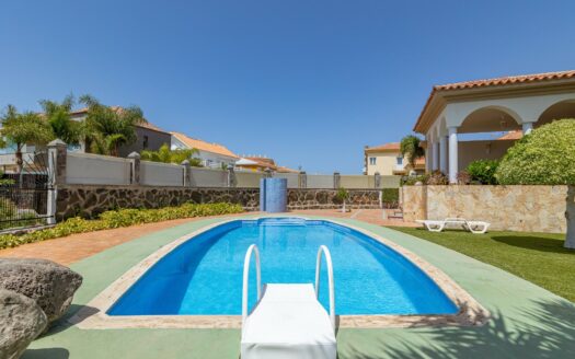 Villa en Sonnenland en venta en primera línea con vistas impresionantes