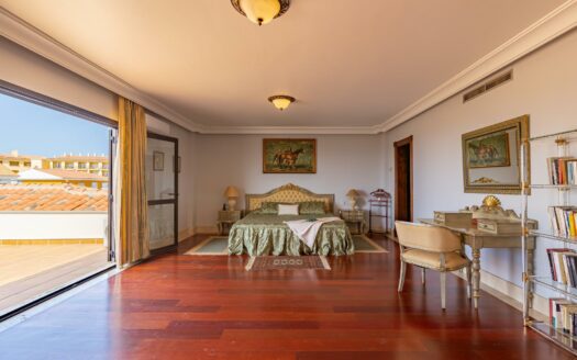 Villa en Sonnenland en venta en primera línea con vistas impresionantes