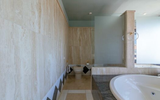 Villa en Sonnenland en venta en primera línea con vistas impresionantes