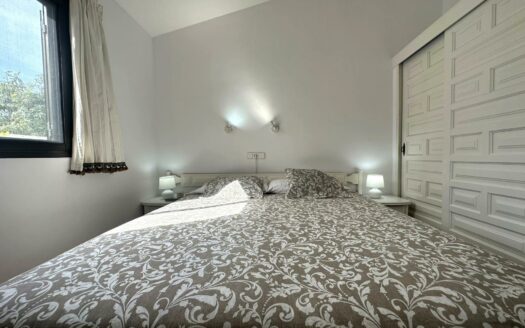 Bungalow con 2 terrazas y piscina comunitaria para el invierno