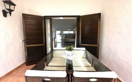 Bungalow con 2 terrazas y piscina comunitaria para el invierno