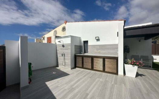 Bungalow con terraza privada y piscina comunitaria