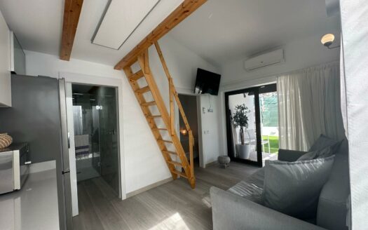 Bungalow con terraza privada y piscina comunitaria