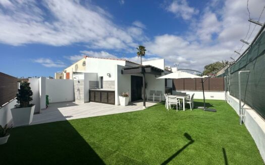 Bungalow con terraza privada y piscina comunitaria