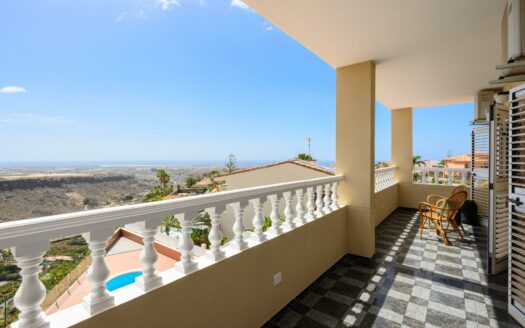 Chalet independiente con piscina y vistas al mar en Montaña la Data