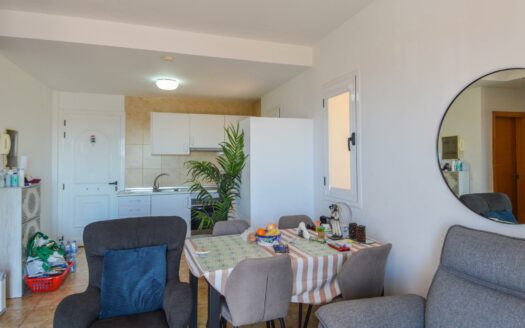 Nuevo apartamento de 2 dormitorios con vistas al mar en Loma Dos