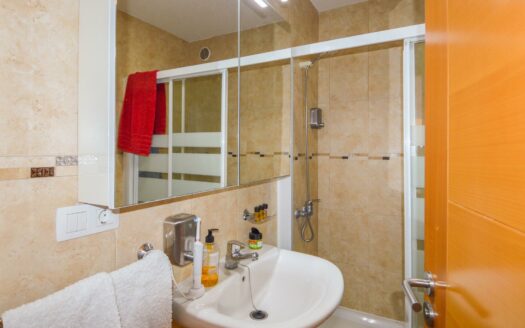 Nuevo apartamento de 2 dormitorios con vistas al mar en Loma Dos