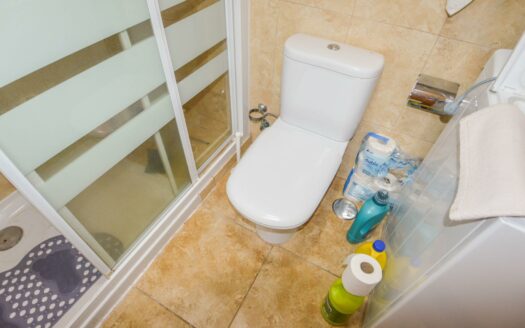 Nuevo apartamento de 2 dormitorios con vistas al mar en Loma Dos