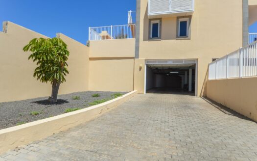 Nuevo apartamento de 2 dormitorios con vistas al mar en Loma Dos