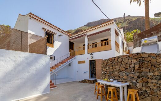 Casa Rural con Apartamento para Invitados con 11horas de agua Incluidas en Fataga