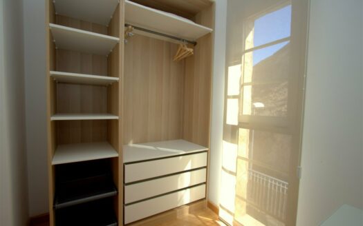 Chalet de lujo con amplio jardín y piscina privada climatizada en Tauro.