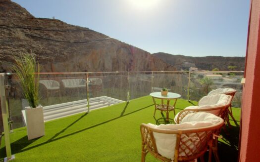 Chalet de lujo con amplio jardín y piscina privada climatizada en Tauro.