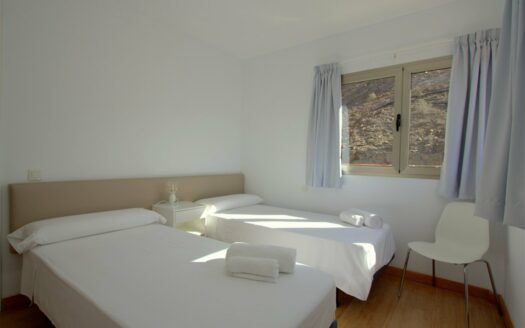Chalet de lujo con amplio jardín y piscina privada climatizada en Tauro.