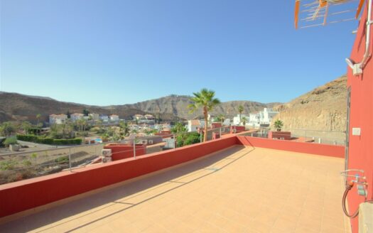 Chalet de lujo con amplio jardín y piscina privada climatizada en Tauro.