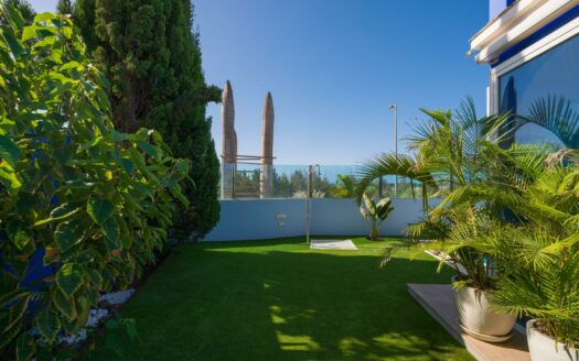 Chalet Independiente con vista mar y piscina privada en El Hornillo