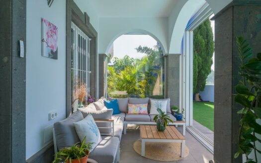 Chalet Independiente con vista mar y piscina privada en El Hornillo