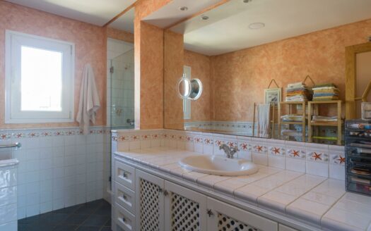 Chalet Independiente con vista mar y piscina privada en El Hornillo