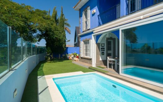 Chalet Independiente con vista mar y piscina privada en El Hornillo