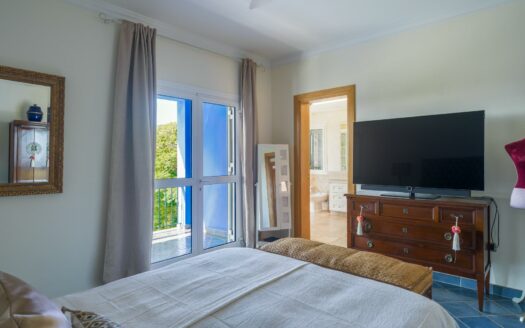 Chalet Independiente con vista mar y piscina privada en El Hornillo