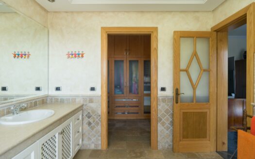 Chalet Independiente con vista mar y piscina privada en El Hornillo