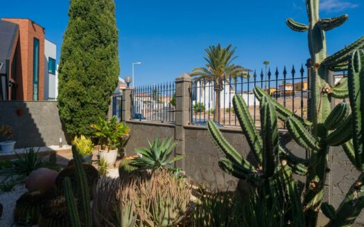 Chalet Independiente con vista mar y piscina privada en El Hornillo